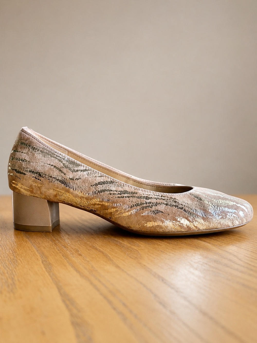 Ara Vivian Block Heel Pump in Metallic Camel Suede, UK 5, US 7-7.5 LIKE NEW!